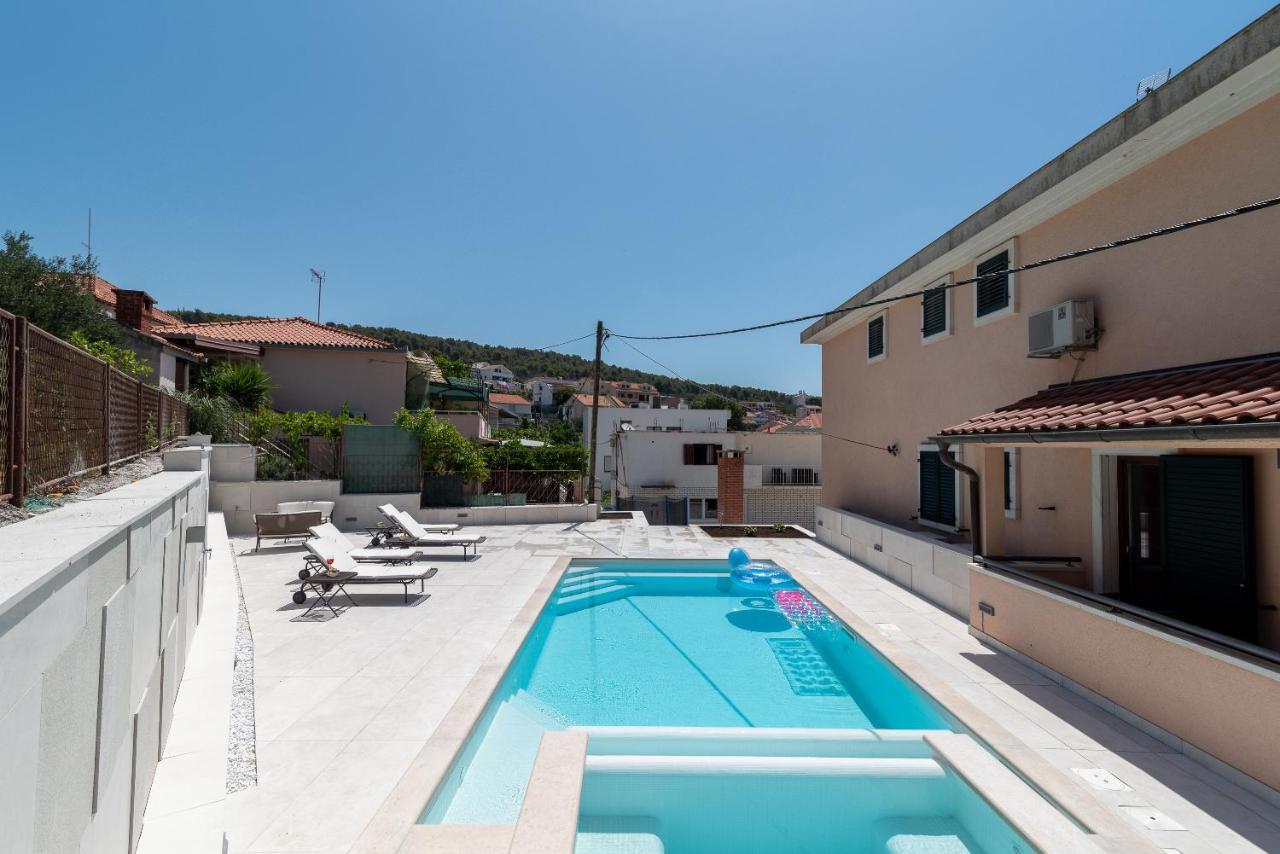 Villa Lavandula With Heated Swimming Pool Τρογκίρ Εξωτερικό φωτογραφία
