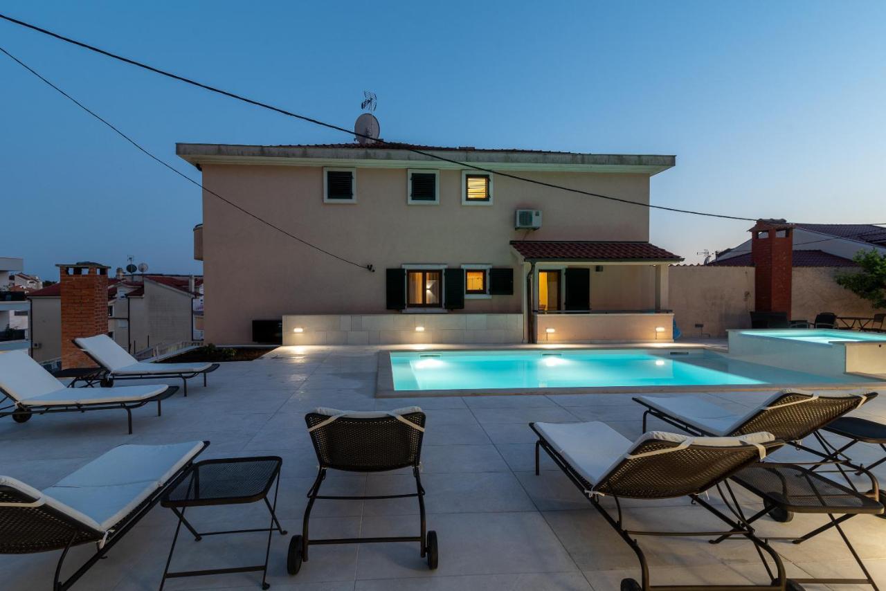 Villa Lavandula With Heated Swimming Pool Τρογκίρ Εξωτερικό φωτογραφία